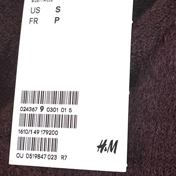 H&M women’s oversized V neck sweater - Picture 6 of 8